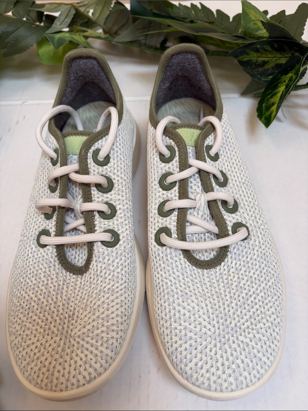 All birds - white with green accents- perfect condition